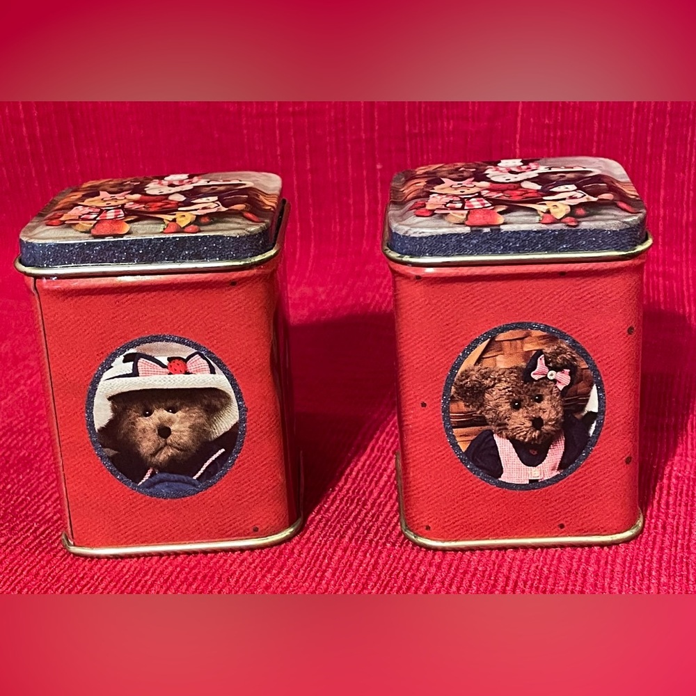 Gift Boyds Bears Tin Wick Candles, Set of Two. New, Never Used. 2 1/2” Tall